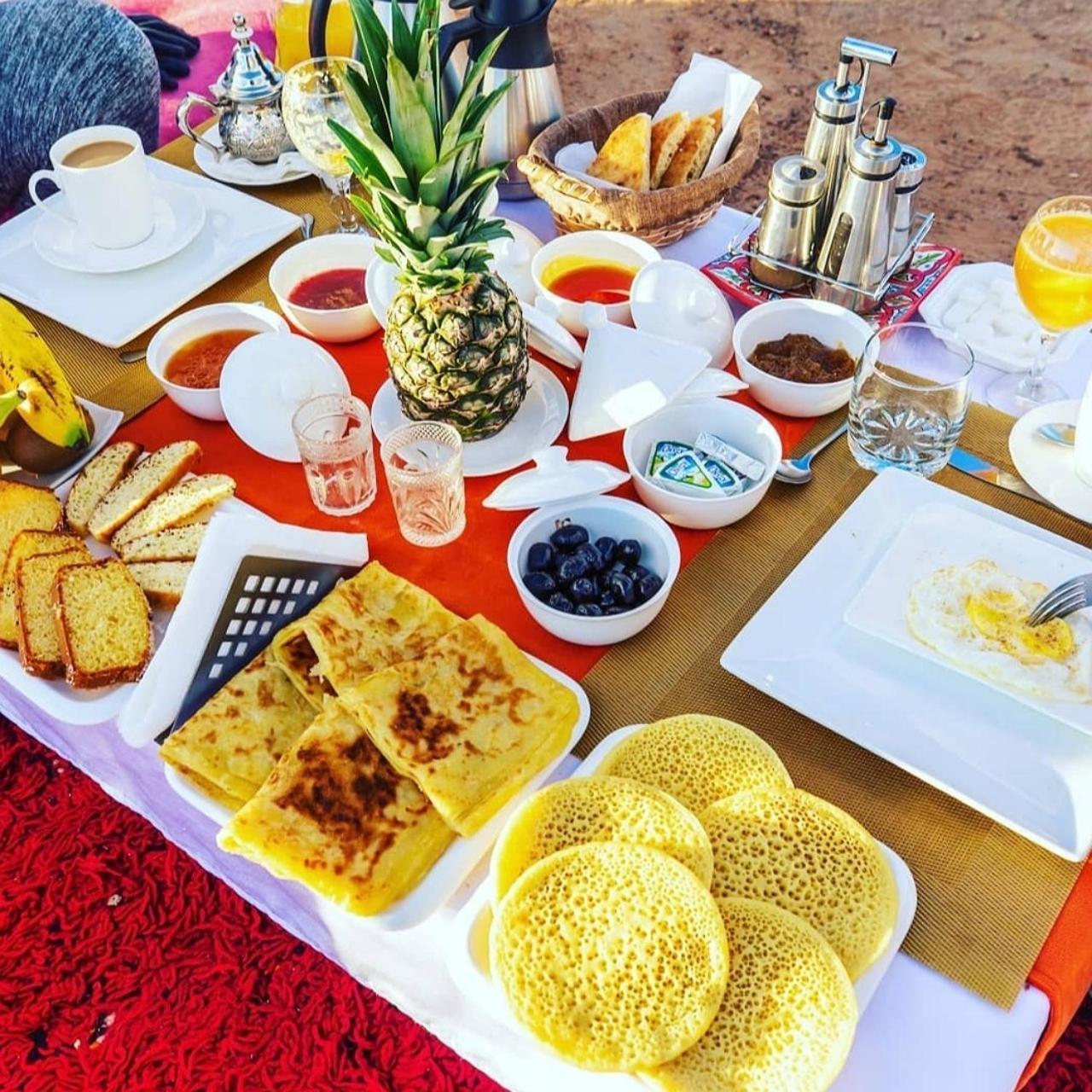 Sahara Luxury Glamping Hotel Мерцуга Екстериор снимка